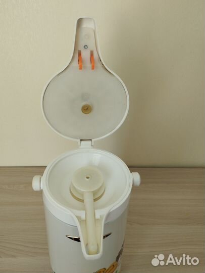 Термос новый