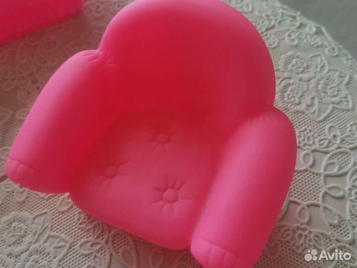 Диван и два кресла для кукол из резины