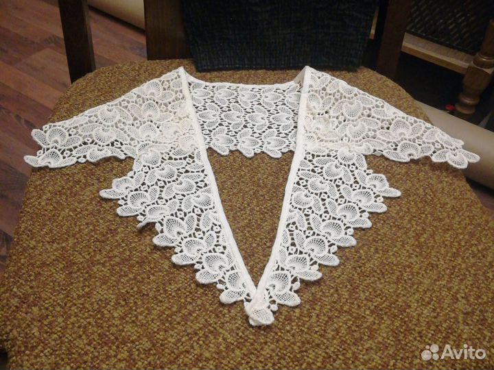 Воротник кружевной. Винтажный. Цвет молочный