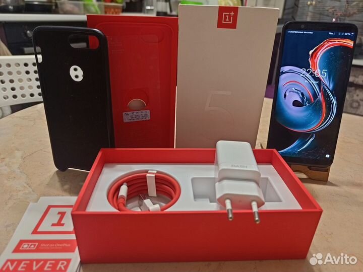 Телефон oneplus 5t