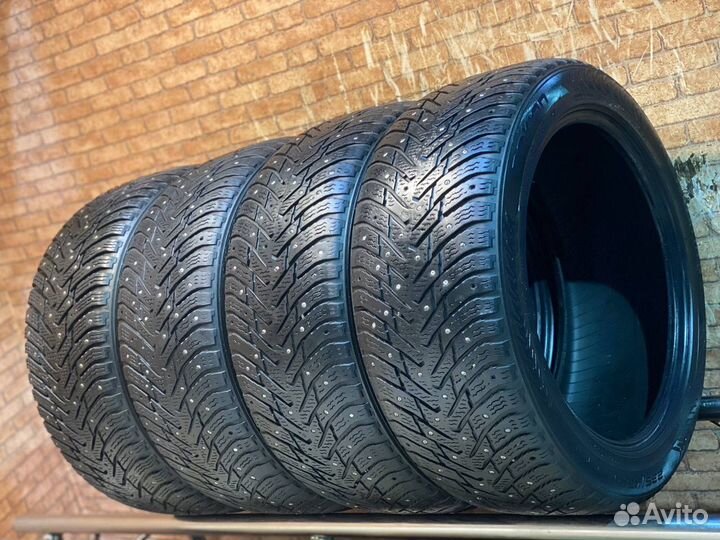 Nokian Tyres Hakkapeliitta 8 235/45 R17