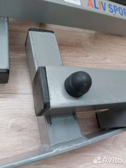 Турник настенный