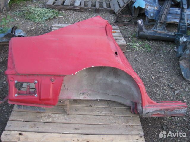 Крыло заднее правое Nissan Primera P10 (1990–1996)