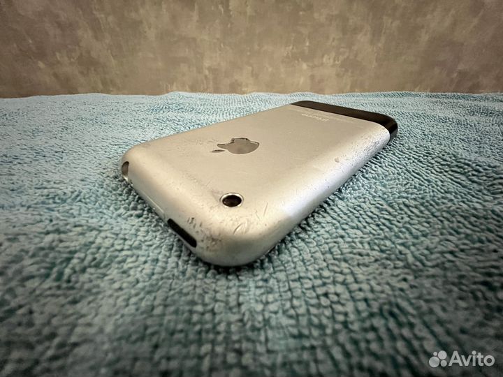 iPhone, 8 ГБ