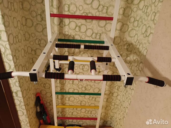 Турник рукоход на шведскую стенку