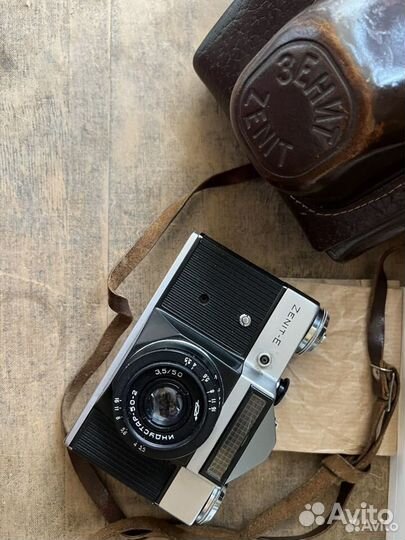 Плёночный фотоаппарат Зенит-Е
