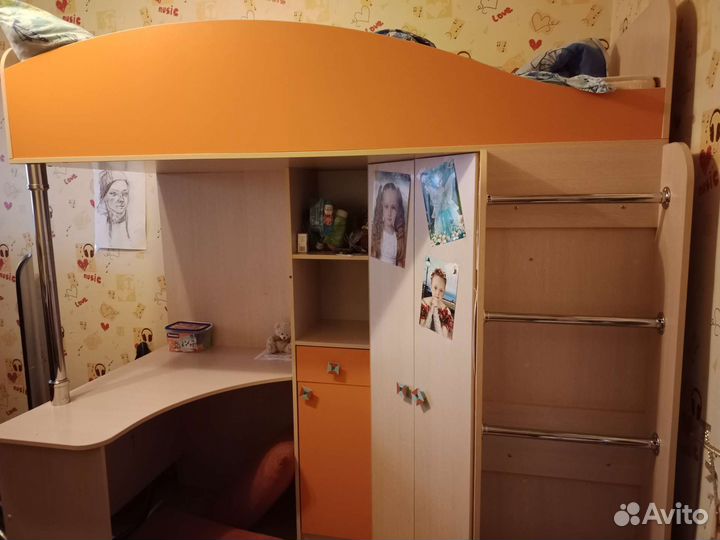 Кровать детская, чердак со столом и шкафом