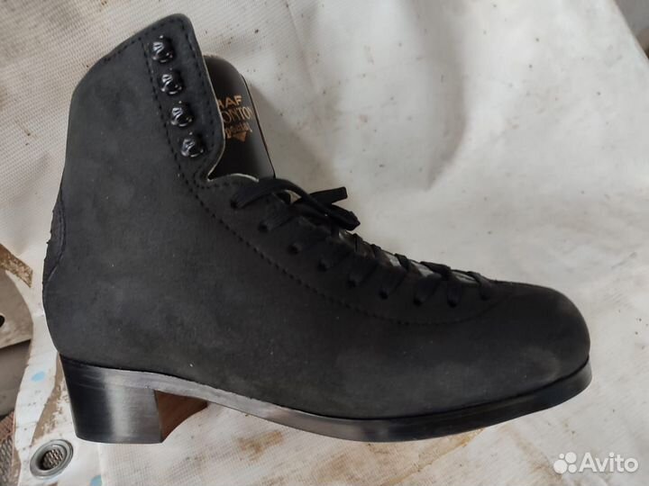 Коньки фигурные