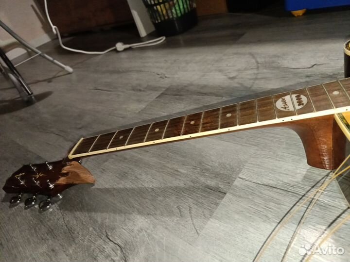 Акустическая гитара под восстановление