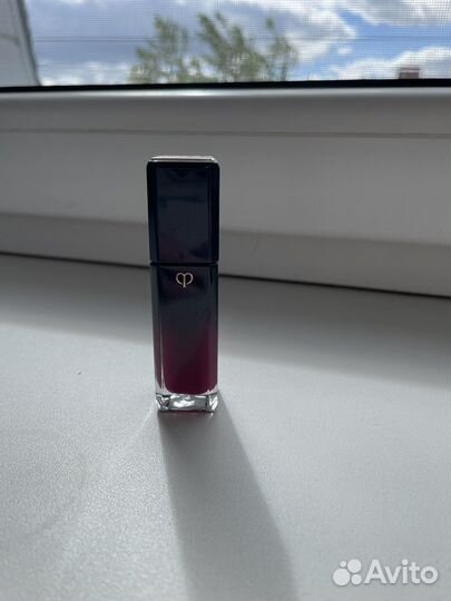 Жидкая глянцевая помада CLÉ DE peau beauté