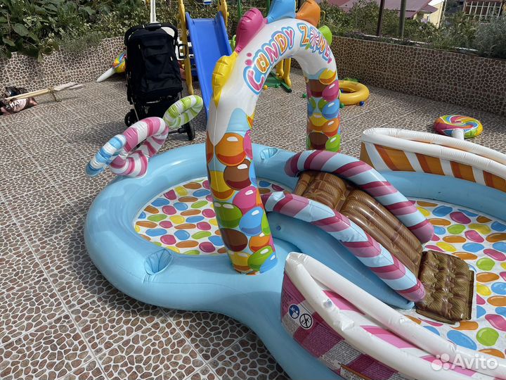 Надувной игровой центр бассейн