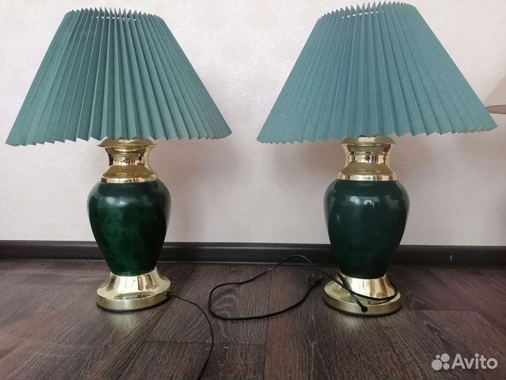 Лампа настольная зеленая