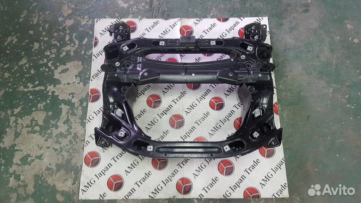 Передний подрамник на Mercedes-Benz W221 S550