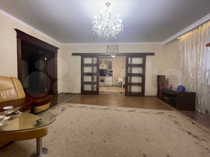 3-к. квартира, 128 м², 5/10 эт.