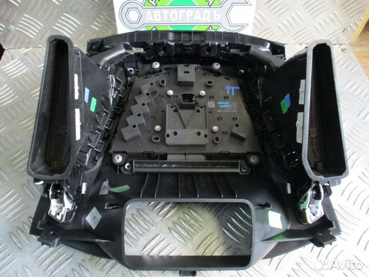 Панель управления магнитолой Ford Focus 3 2012г