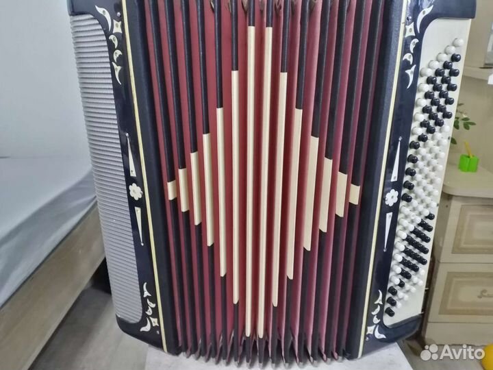 Баян