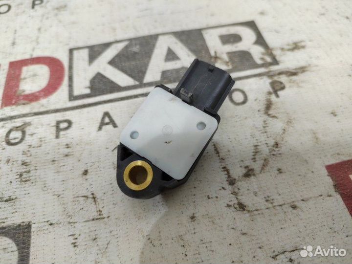 Датчик удара AirBag задний левый Toyota Corolla