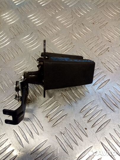 Б/У Замок двери распашной правой Caddy#003