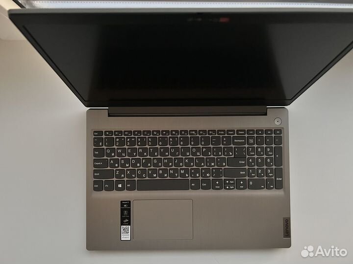 Абсолютно новый ноутбук