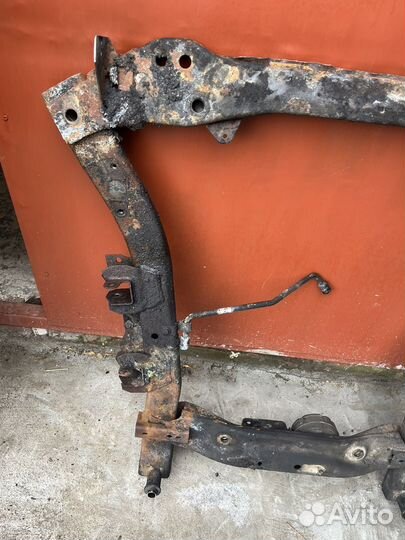 Рено дастер подрамник