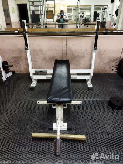Скамья для жима лёжа со стойками и турник