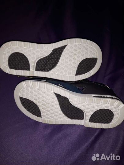 Сандали новые