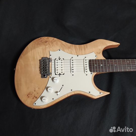 Электрогитара профессиональная