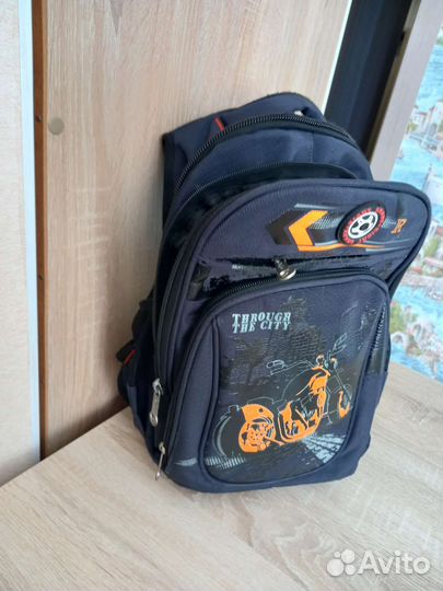 Рюкзак для мальчика первоклассника