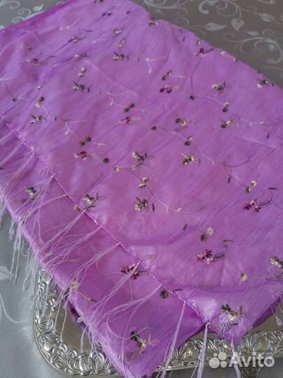 Вышитый шарф / палантин