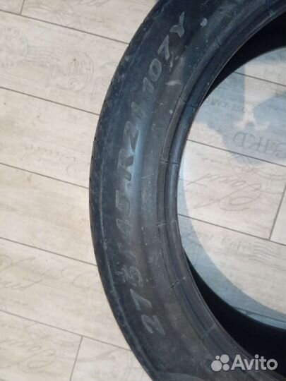 Pirelli P Zero 275/45 R21 и 315/40 R21