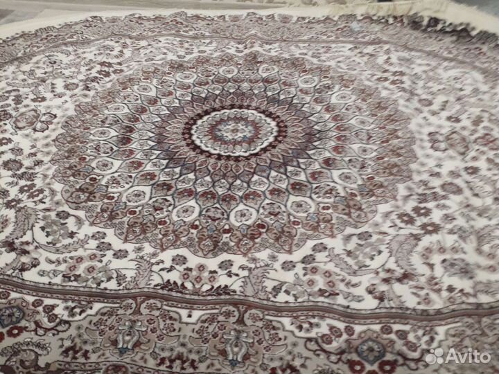 Ковер шерстяной новый