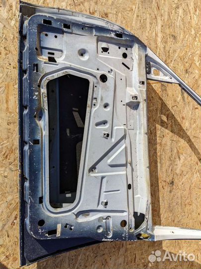 Дверь передняя правая mercedes w126