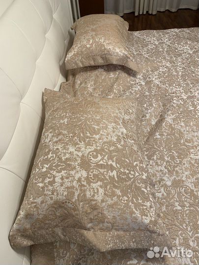 Покрывало и 2 наволочки