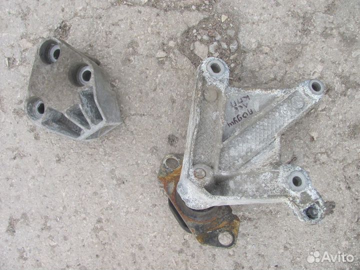 Кронштейн опоры кпп Renault Рено