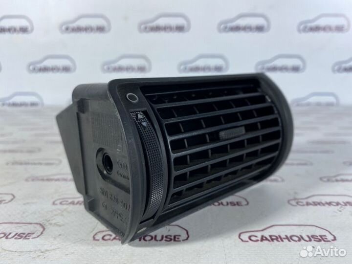 Дефлектор салона правый Audi A4 B5 1.8 1997