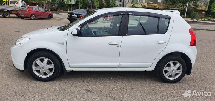 Renault Sandero 1.6 AT, 2011, 87 000 км