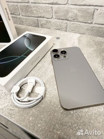iPhone XR в корпусе 16 PRO