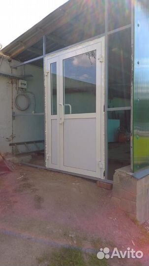 Двери алюминиевые