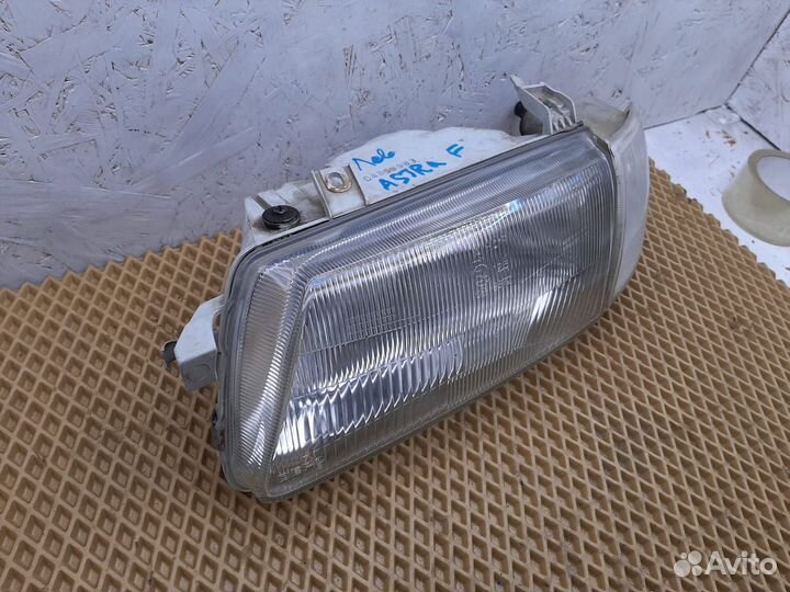 Передняя левая фара Opel Astra F