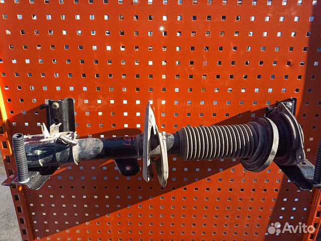 Амортизатор Nissan t 31