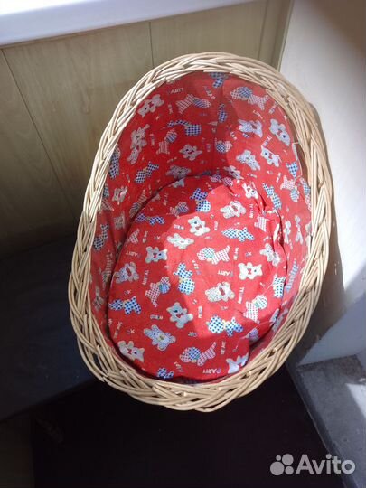 Лежанка для кошек плетеная