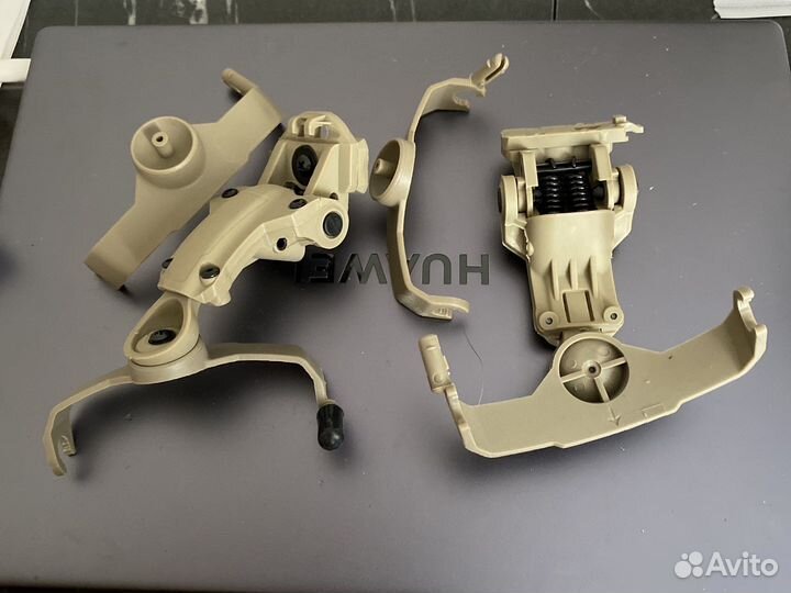 Крепление чебурашки на шлем для наушников