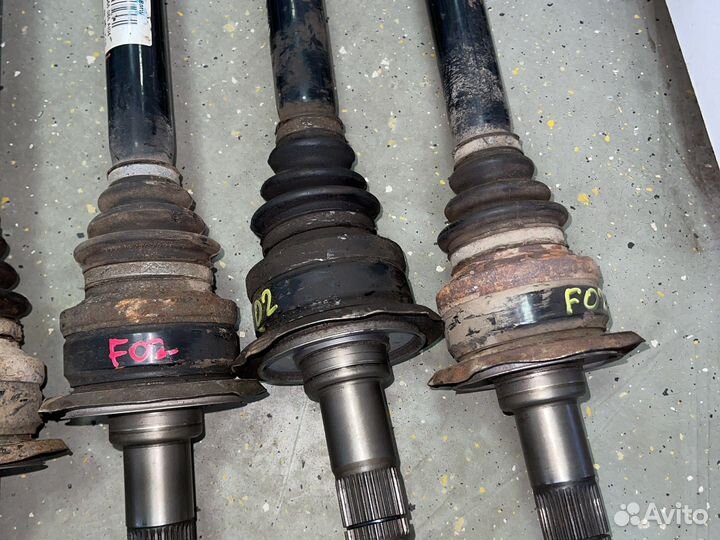 Приводной вал колеса зад R BMW F02 F07 F12