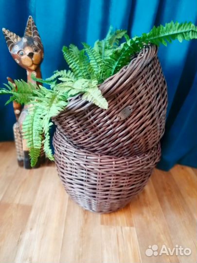 Кашпо из искусственного ротанга