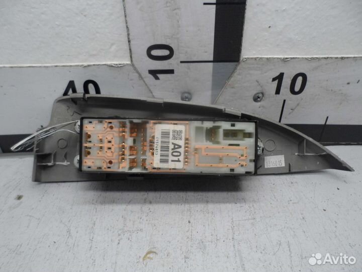 Кнопка стеклоподъемника Subaru Outback 4 BR 94263A