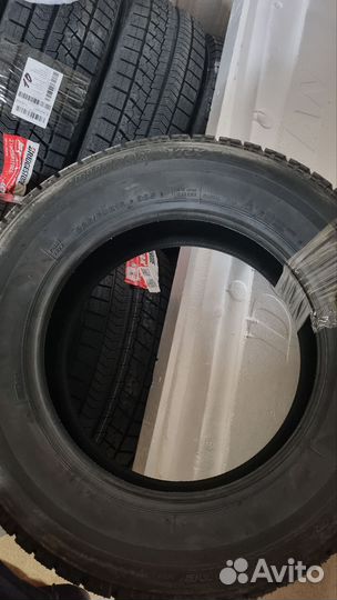 Bridgestone Blizzak VRX 225/60 R16