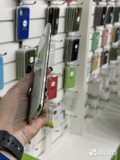 iPhone Xs, 64 ГБ