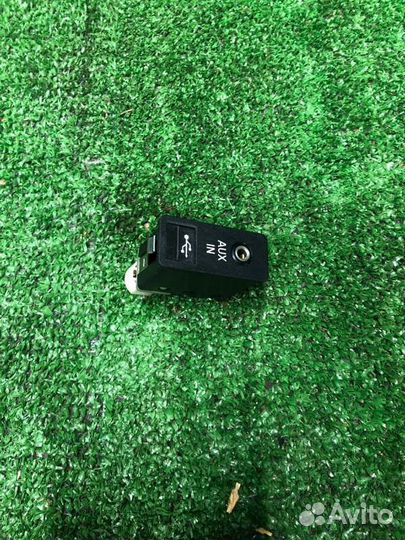 Гнездо aux, usb Bmw 3 E92 N47D20A 2007