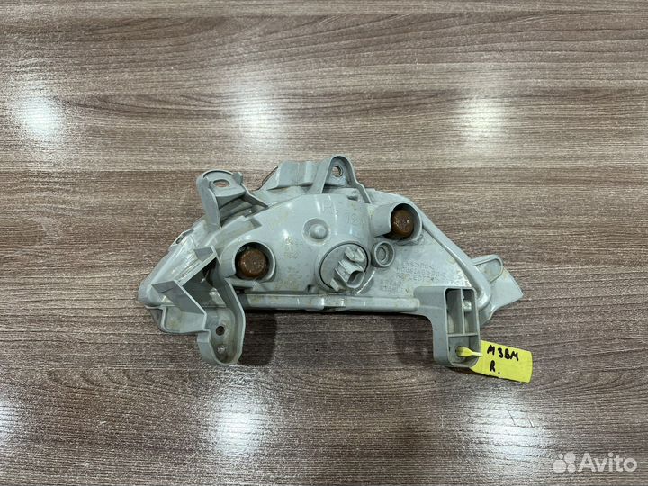 Повторитель поворота правый Mazda 3 BM 2013-2019