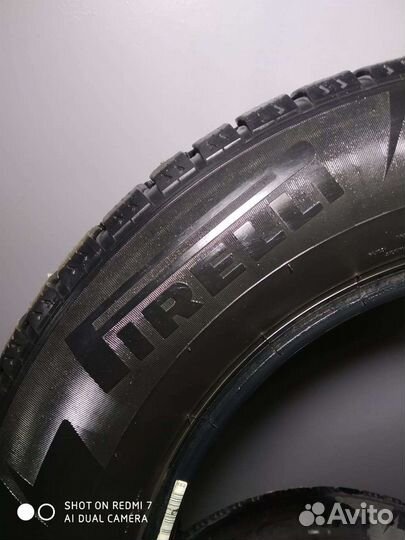 Pirelli Ice Zero 215/65 R16